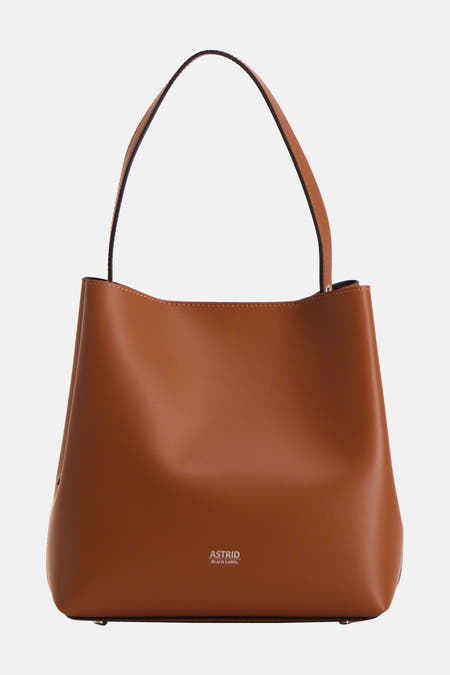 Sac orange Astrid Black Label avec une finition lisse et de longs anses.
