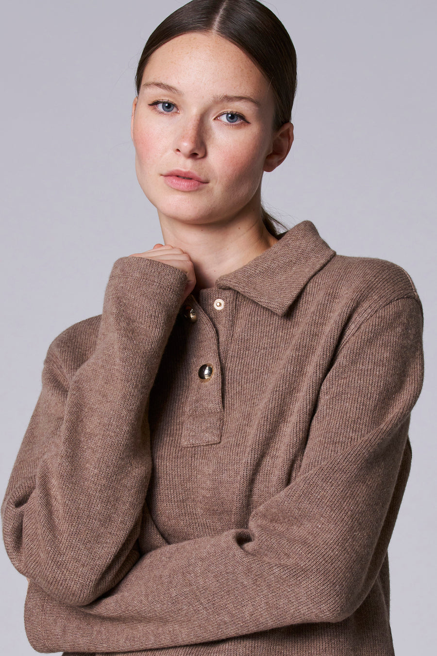 Pull à col en V - taupe - Astrid Black Label - 4