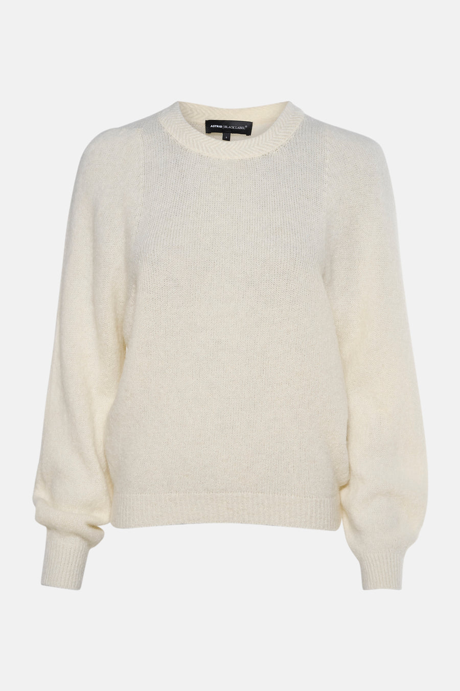 Ivoorwitte gebreide trui met lange pofmouwen.
