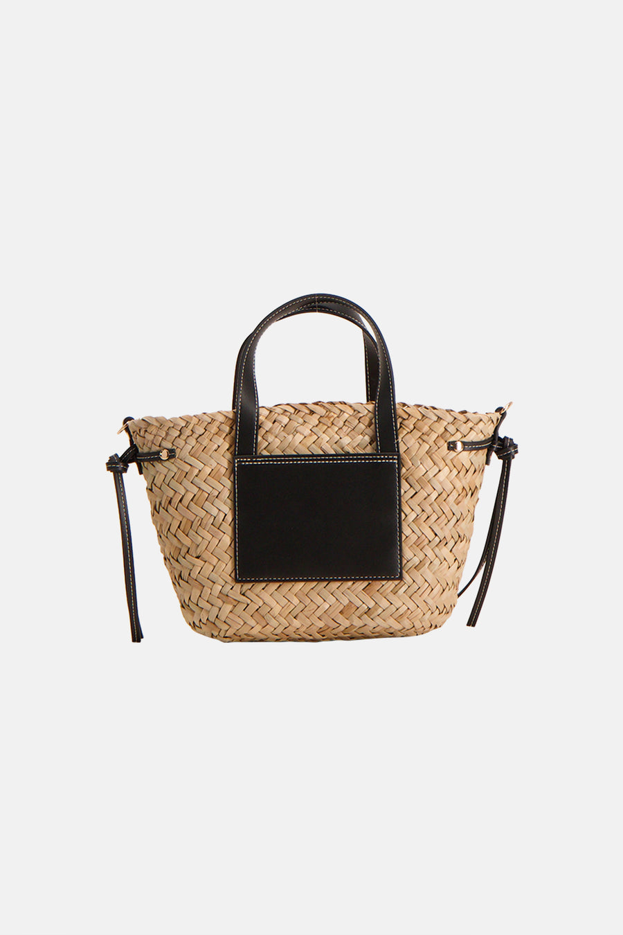 Beige schoudertas van Astrid Black Label met zwarte details en gevlochten textuur.