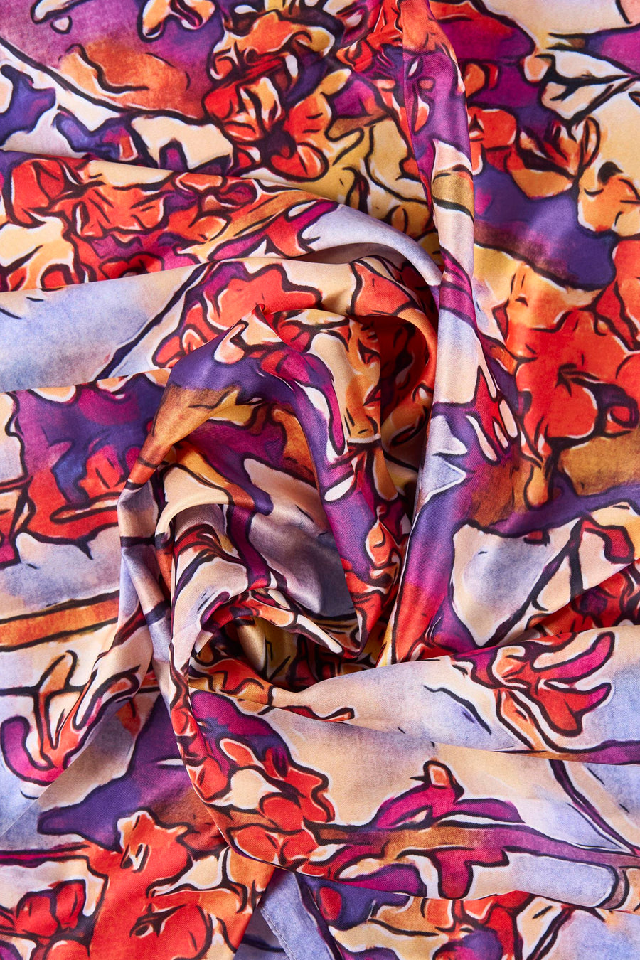 Chapeau d'été multicolore Astrid Black Label, avec un motif abstrait de fleurs et une texture tordue.
