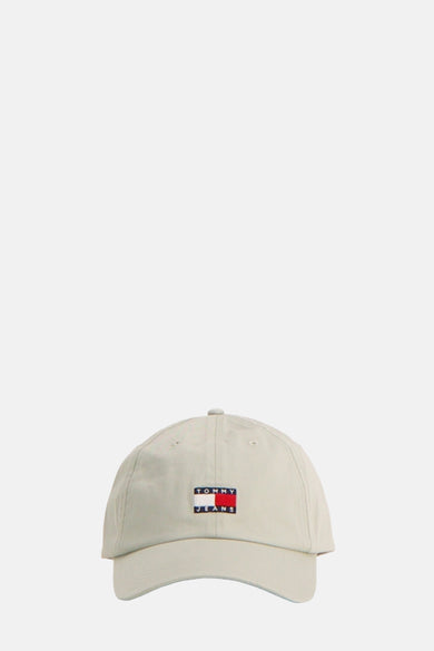 Casquette verte de Tommy Jeans, avec le logo sur l'avant.