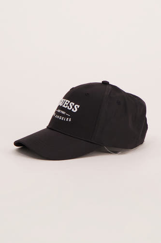 Chapeau noir de Guess avec logo blanc et coutures discrètes.