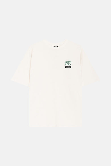 T-shirt écru à manches courtes de KAOTIKO, avec logo sur la poitrine.