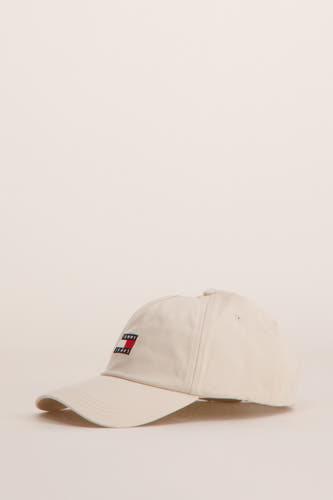 TOMMY JEANS, TOMrururu un un petit logo emble sur sur la devant..