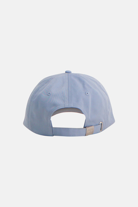 Lichtblauwe pet van TOMMY JEANS, achterzijde met verstelbare band en metalen gesp, gestructureerd materiaal, minimalistisch design