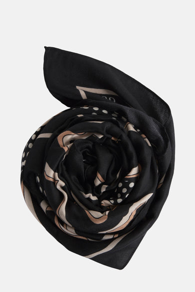 Écharpe d'été noire de Guess avec un motif de lignes et de points, présentée enroulée.