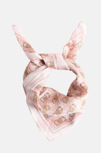 Robe d'été rose de Guess, avec un motif à boucles et logo sur un fond lisse et clair.