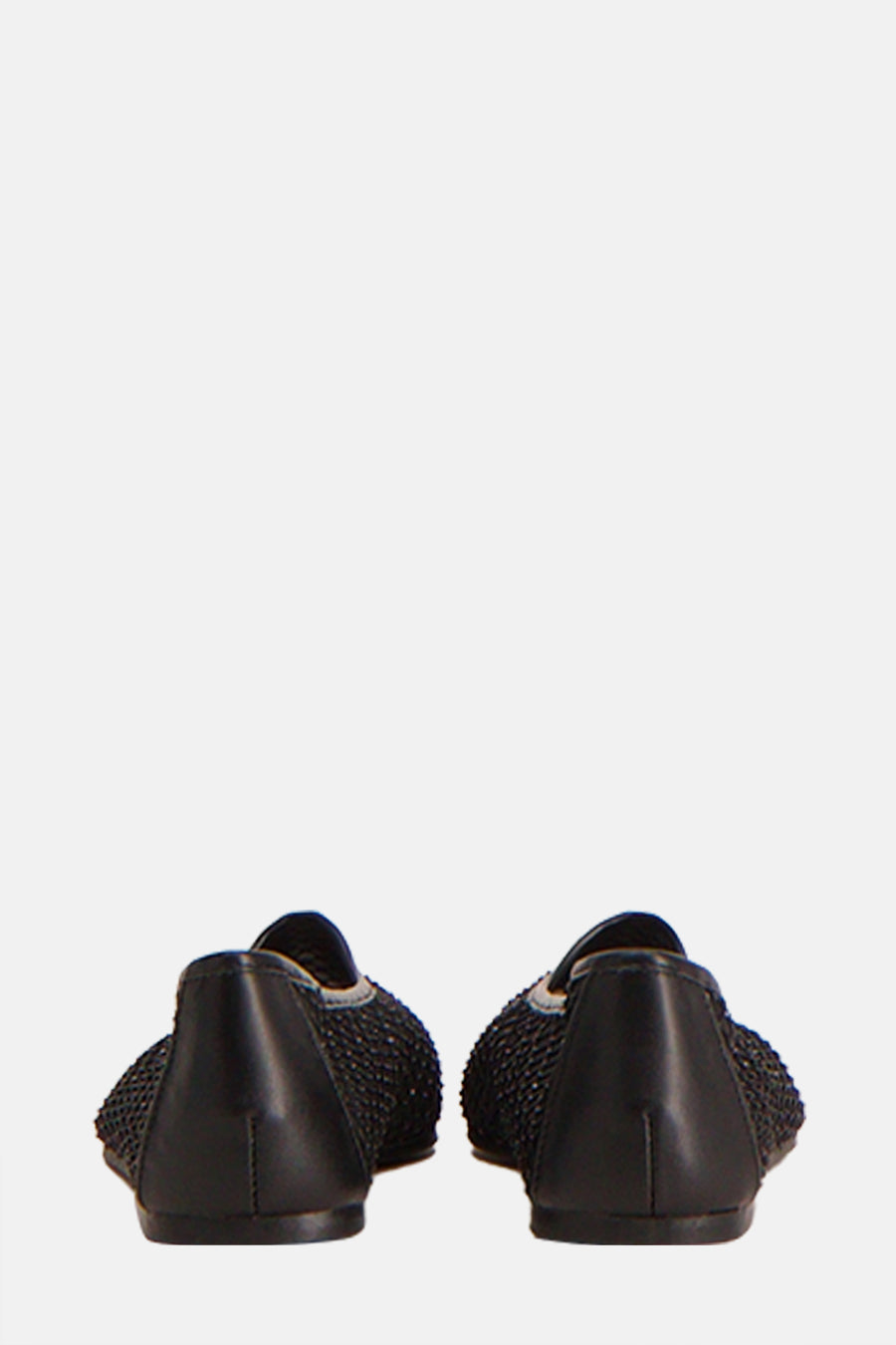 Zwarte damesschoenen met strass en leren hiel.