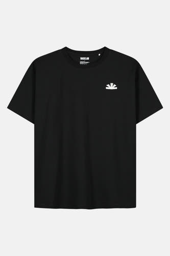 T-shirt noir à manches courtes de BASELAB, avec un petit logo blanc sur la poitrine.