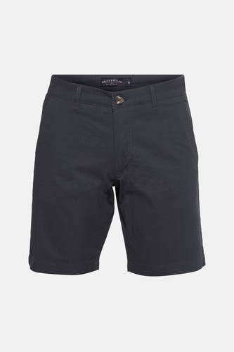 Shorts bleus de Bruce & Butler, avec une subtile texture et une fermeture à un seul bouton.