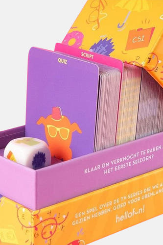 Cadeau multicolore de HELLOFUN, avec des cartes à jouer dans une boîte et un dé.