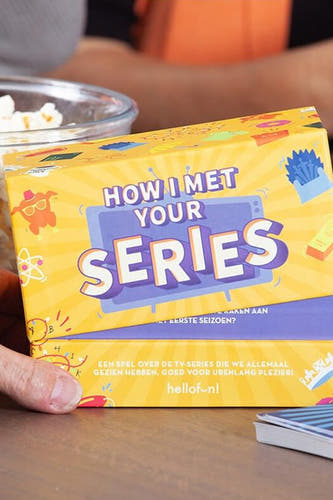 Cadeau multicolore de HELLOFUN, une boîte à bijoux avec des illustrations amusantes et le titre "How I Met Your Mother".