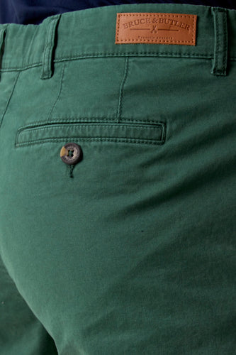 Short - vert - Bruce & Butler