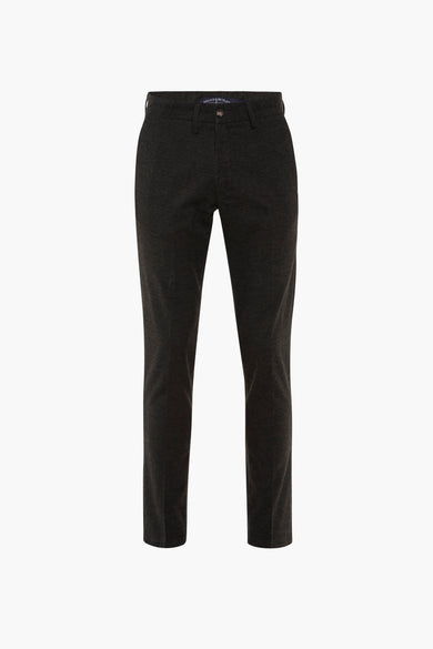 Pantalon khaki Bruce & Butler, avec une fermeture à boutons et des passants.