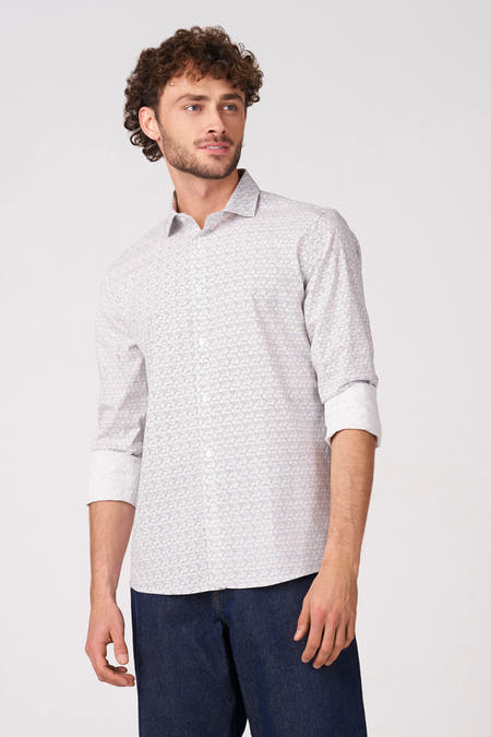 Wit overhemd met lange mouwen van Bruce & Butler, met een fijn geometrisch patroon en opgerolde mouwen.