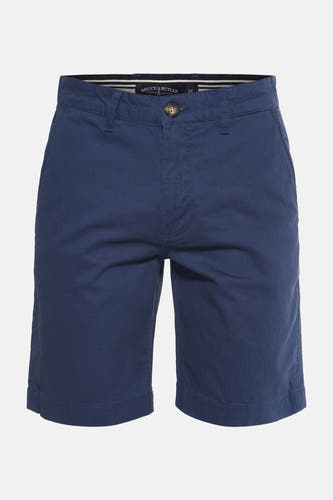 Shorts bleus de Bruce & Butler, couleur unie et coupe classique.