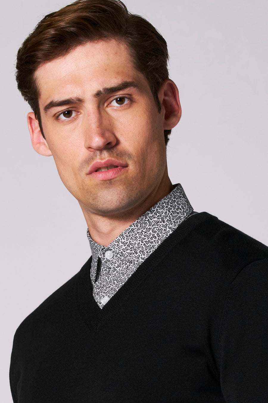 Pull à col en V - noir - Bruce & Butler