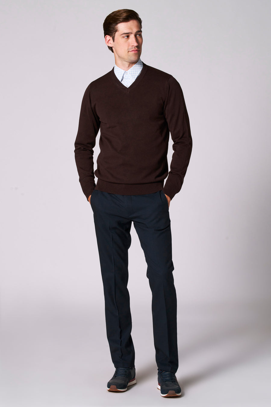 Pull à col en V - brun - Bruce & Butler
