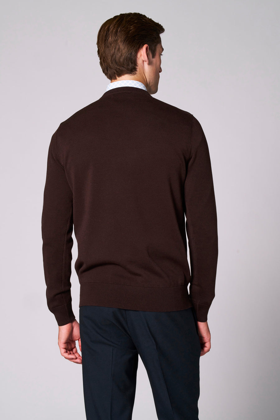 Pull à col en V - brun - Bruce & Butler