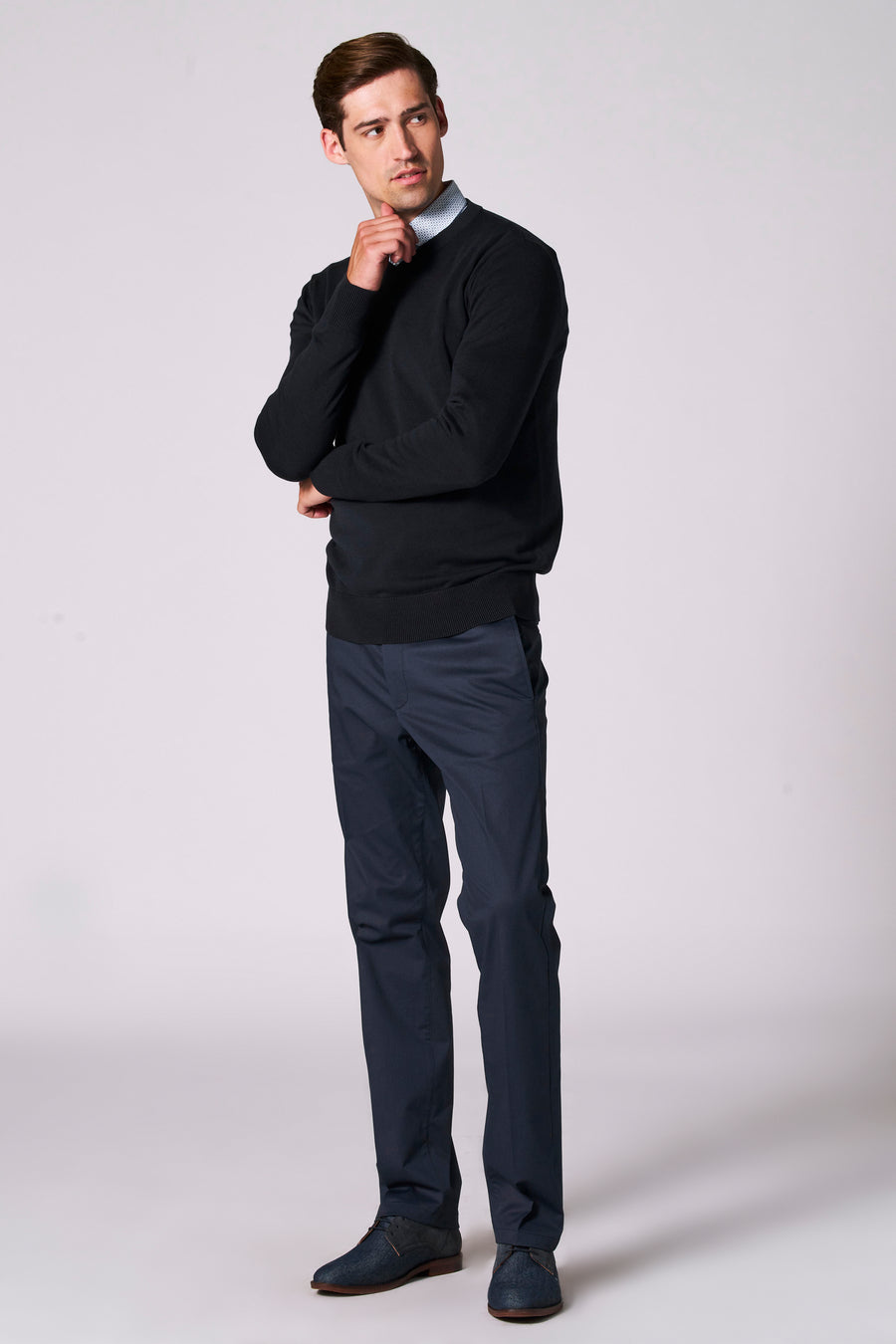 Pull à col en V - Bleu foncé - Bruce & Butler