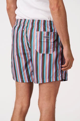 Short de bain rayé multicolore de Bruce & Butler avec poche arrière et étiquette de marque visible.