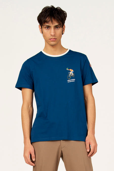 Blauw T-shirt met korte mouwen van Cyclo Club Marcel, met print van een fietser.