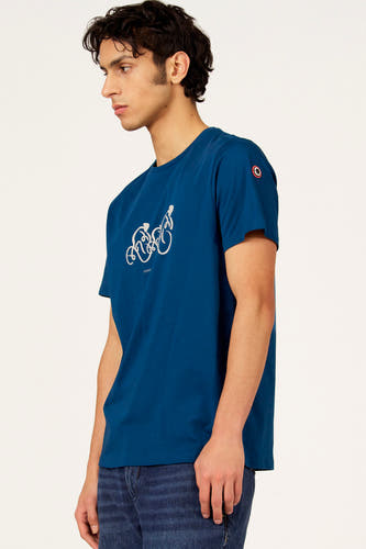 T-shirt bleu à manches courtes de Cyclo Club Marcel, dos, porté avec un jean.
