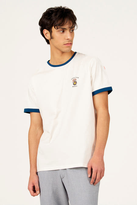 Wit T-shirt met korte mouwen van Cyclo Club Marcel, met blauwe accenten en een kleine print op de borst.
