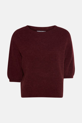 Pull Bordeaux à col rond de Clouds of Fashion, avec de courtes manches bouffantes et une texture fine en maille.