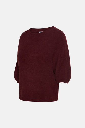 Pull Bordeaux à col rond de Clouds of Fashion, avec de courtes manches bouffantes et une structure en maille fine.