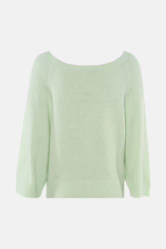 Pull vert clair à col rond de Clouds of Fashion, avec une texture douce et duveteuse et des manches 3/4.