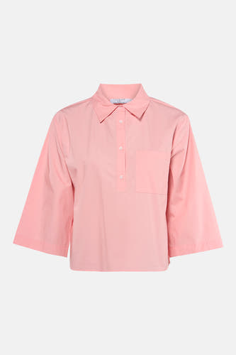 Chemisier rose de Clouds of Fashion avec manches courtes, col et fermeture boutonnée sur le devant, avec poche poitrine.