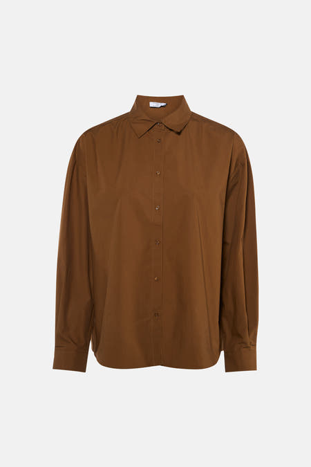 Bruine blouse met lange mouwen van Clouds of Fashion, met knoopsluiting en kraag.
