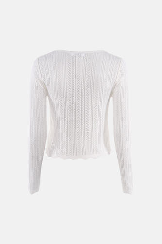 T-shirt blanc à manches longues HAILYS, avec tricot ajouré et ourlet ondulé.