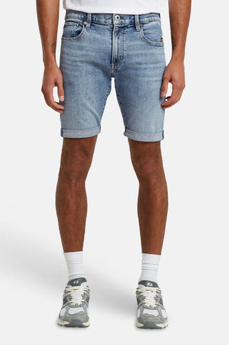 Short en jean bleu clair de G-Star RAW, vu de dos avec ourlet retroussé et surpiqûres caractéristiques sur les poches arrière.
