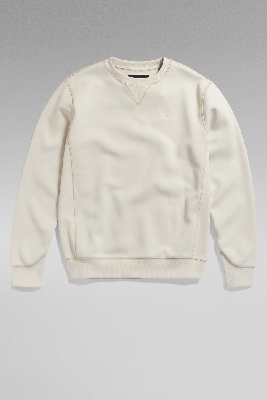 Pull écru à col rond de G-Star RAW, avec un logo discret sur la poitrine et un design uni.