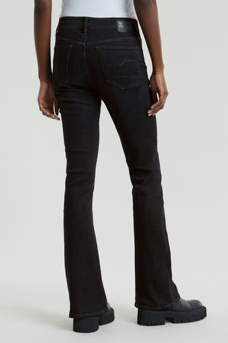 Jean flare noir G-Star RAW, vu de derrièrerière avec des j cues et et et et et qui....