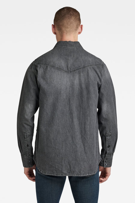 Zwart denim jeanshemd van G-Star RAW, met lange mouwen en een westernstijl schouderstuk op de achterkant.