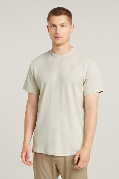 T-shirt écru à manches courtes de G-Star RAW, avec un col rond et un logo subtil sur la poitrine.