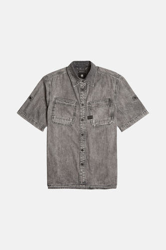 Chemise de jeans grise G-Star RAW avec des manches courtes et des poches poitrine.