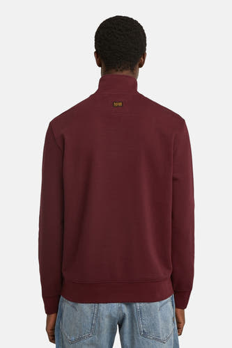 Bordeaux sweater van G-Star RAW, met hoge kraag en achterkant van de trui getoond.