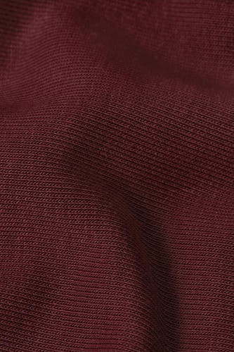Gilet de Bordeaux de G-Star RAW, avec une fine texture tissée et des plis subtils dans le tissu.