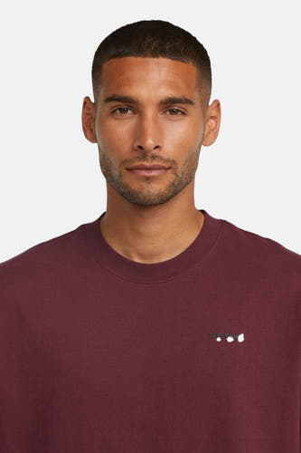 T-shirt Bordeaux à manches courtes de G-Star RAW, avec un petit logo sur la poitrine.