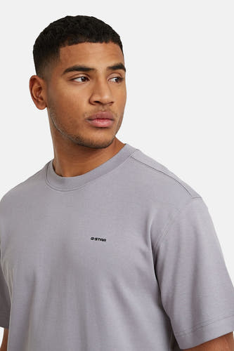 T-shirt à manches courtes violet de G-Star RAW, avec un petit logo sur la poitrine.