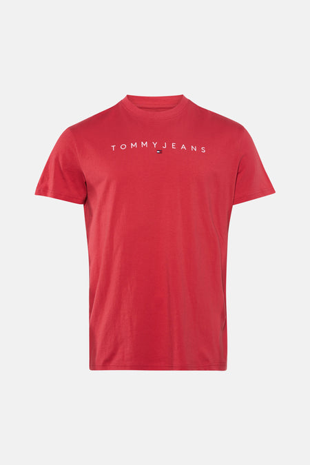 Rode korte mouw T-shirt van TOMMY JEANS met wit logo en klein vlaggetje op borst, front view