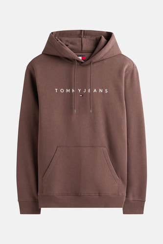 Pull-over marron avec capuche de TOMMY JEANS, doté d'une poche et du nom de marque blanc sur la poitrine.