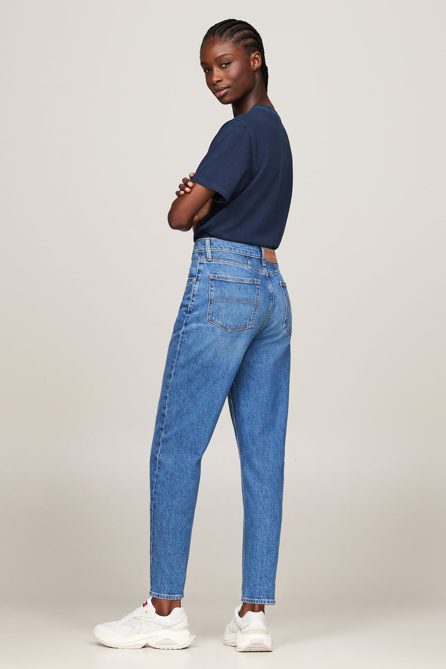 MOM JEAN - mid blue denim - TOMMY JEANS