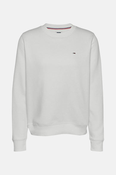 Pull blanc à col rond de TOMMY JEANS avec petit logo sur la poitrine, bordure rayée au col, vue de face