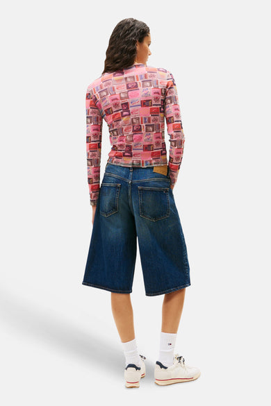 T-shirt multicolore à manches longues de Tommy Jeans, avec un motif frappant et une coupe décontractée.